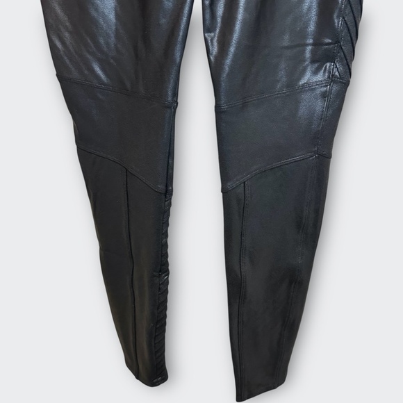 New SPANX Faux Leather Moto Leggings Black L | Edgy Biker Streetwear Athleisure - Picture 6 of 12